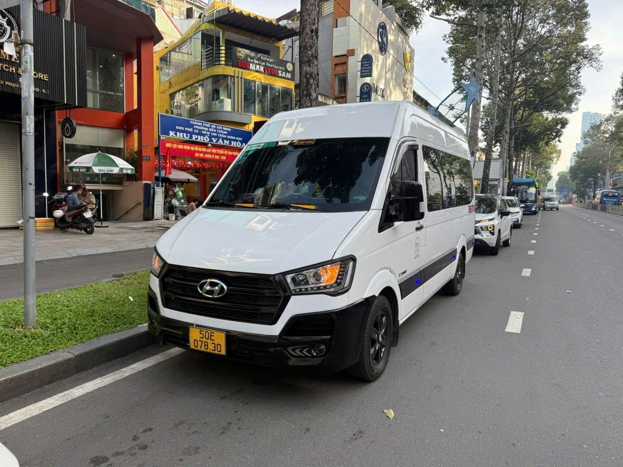 Xe Limousine City Tour Sài Gòn