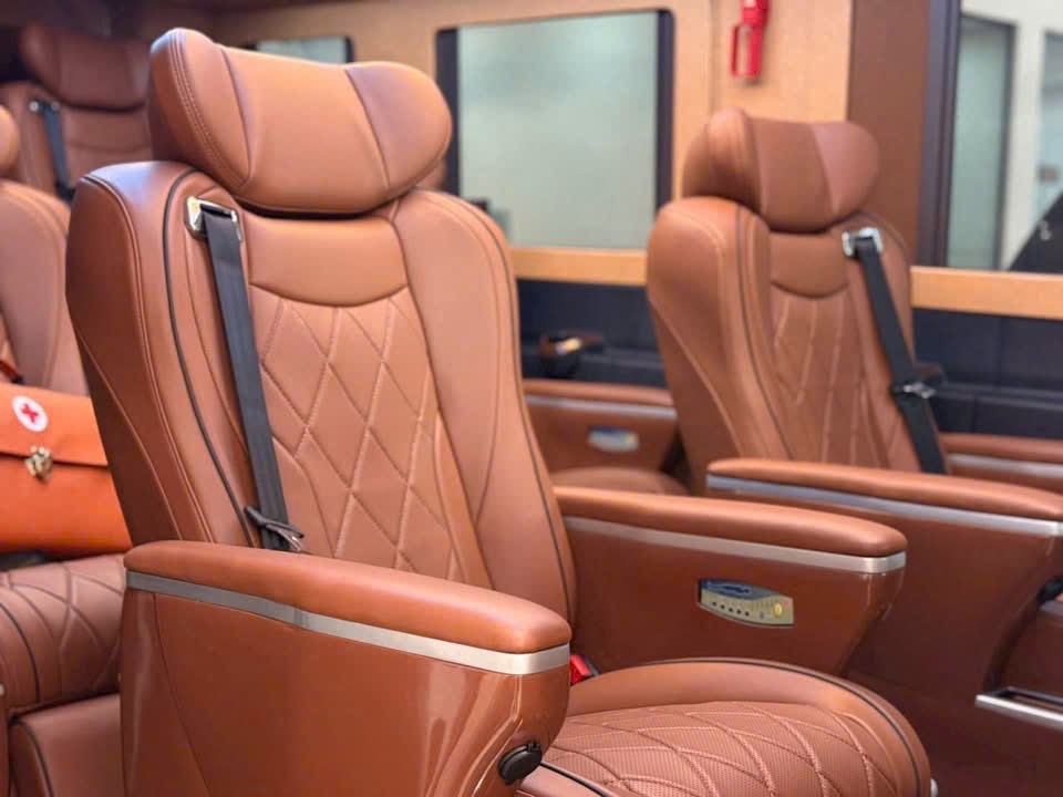 Xe Limousine City Tour Sài Gòn