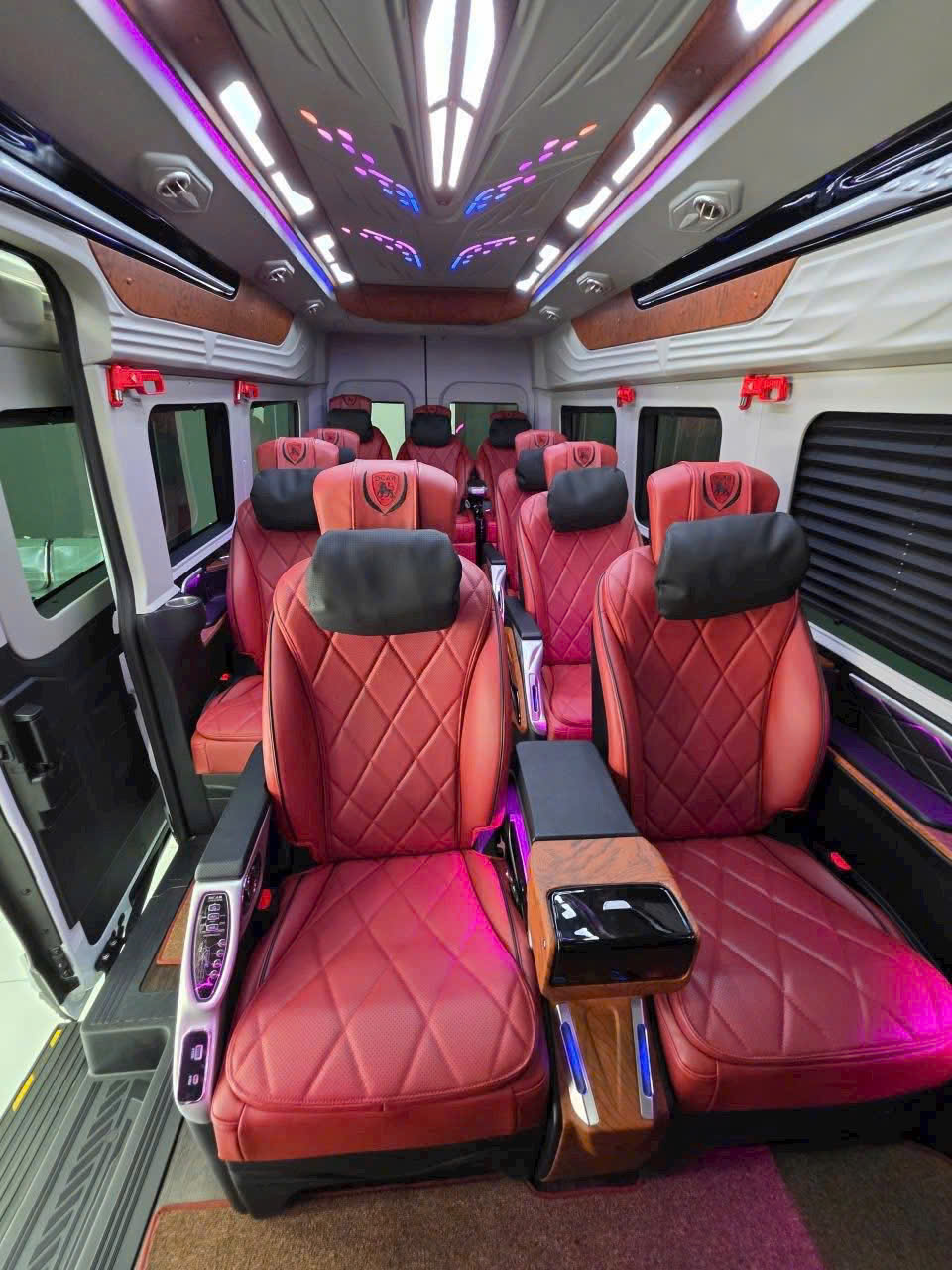 Thuê xe Limousine Sài Gòn đi Phan Thiết