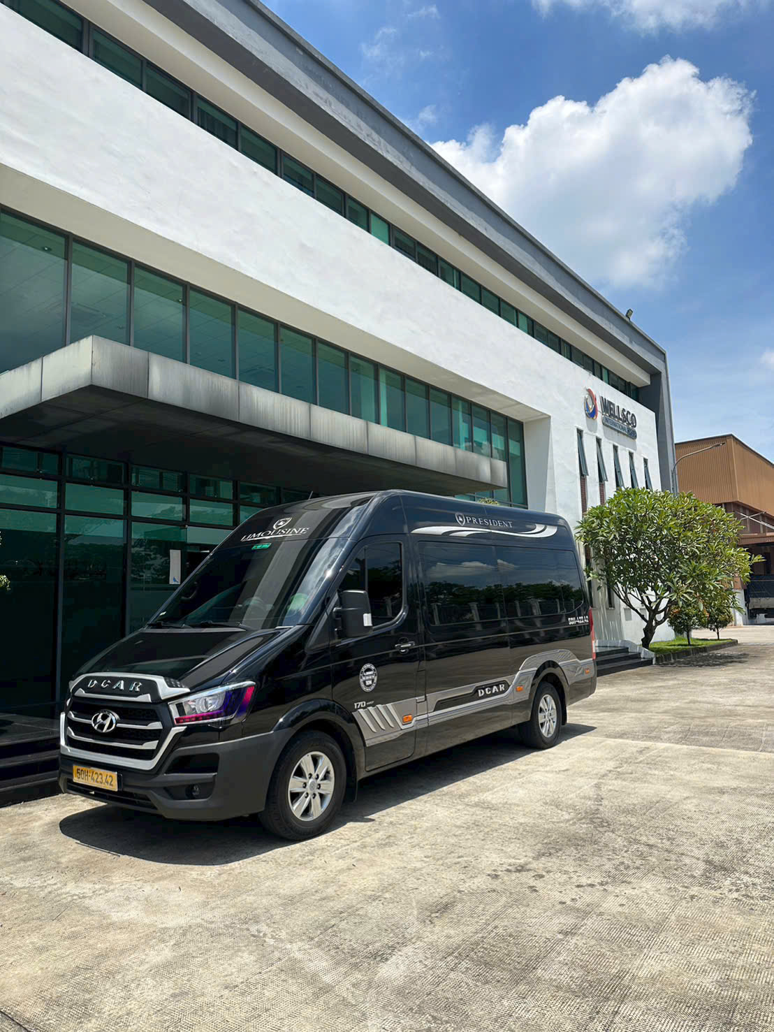 Chủ Động Đặt Phòng Và Thuê Xe Limousine Sớm Vào Mùa Cao Điểm