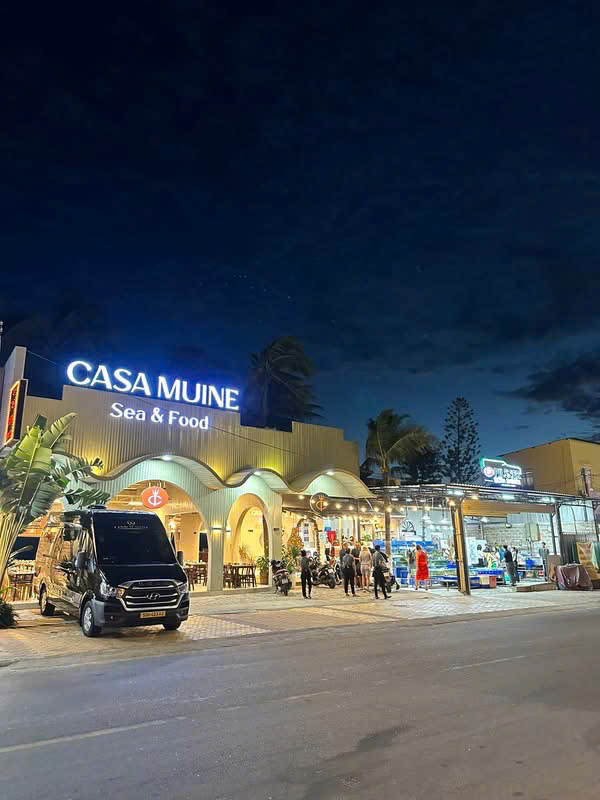 Thuê xe limousine tour du lịch