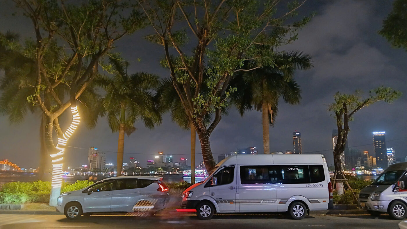 Đội Xe Đa Dạng, Đẳng Cấp và Hiện Đại