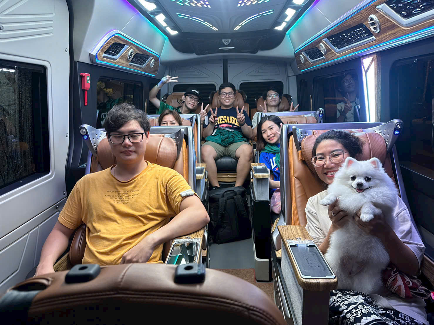 Thuê xe Limousine đi Hồ Chí Minh