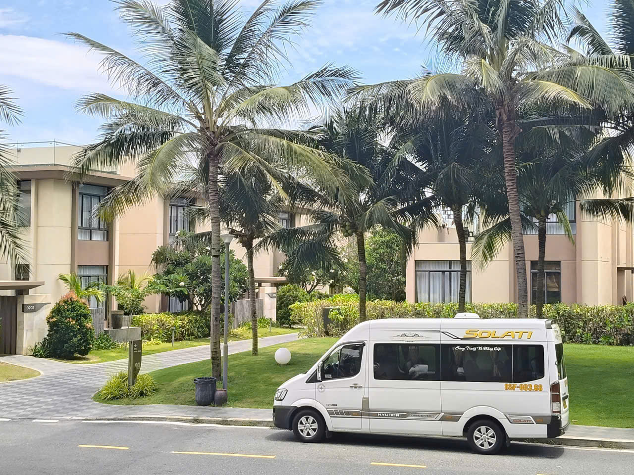 Thuê xe Du Lịch 16 chỗ tại Phan Rang