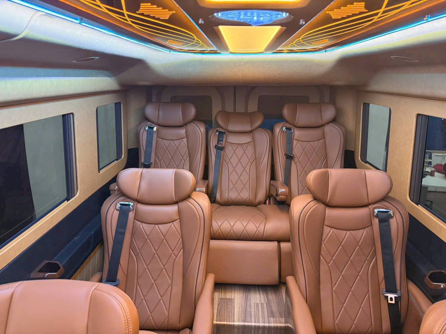 Thuê limousine hợp đồng linh hoạt