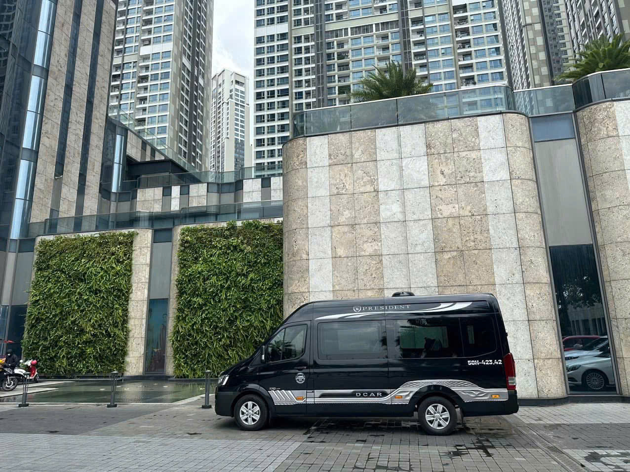 Thuê xe Limousine hợp đồng dài hạn