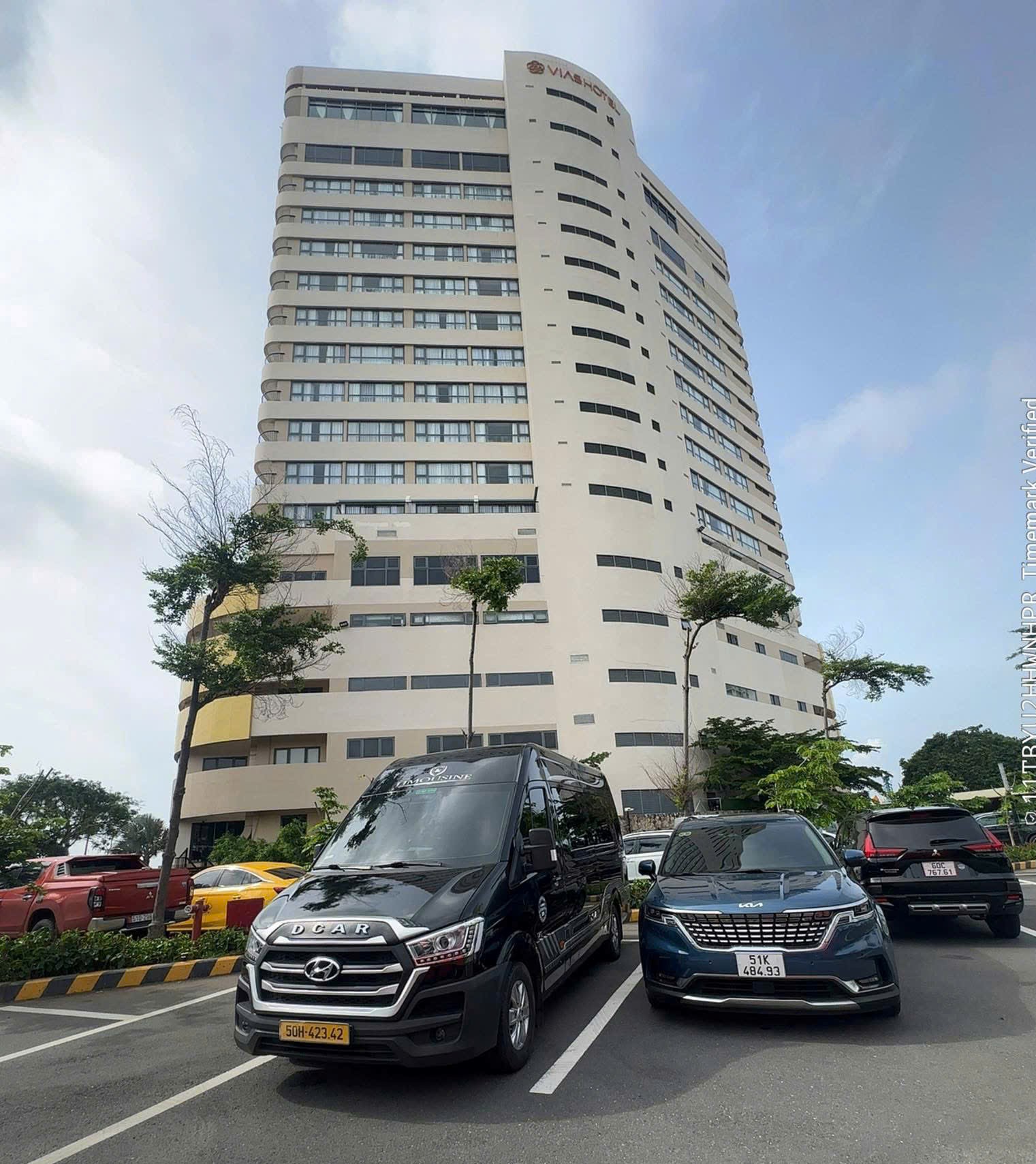 Thuê xe Limousine hợp đồng dài hạn