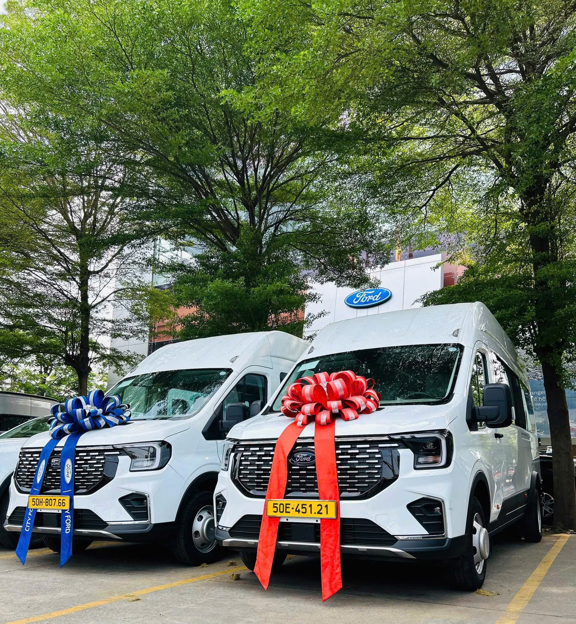 Xe limousine hợp đồng không ghép