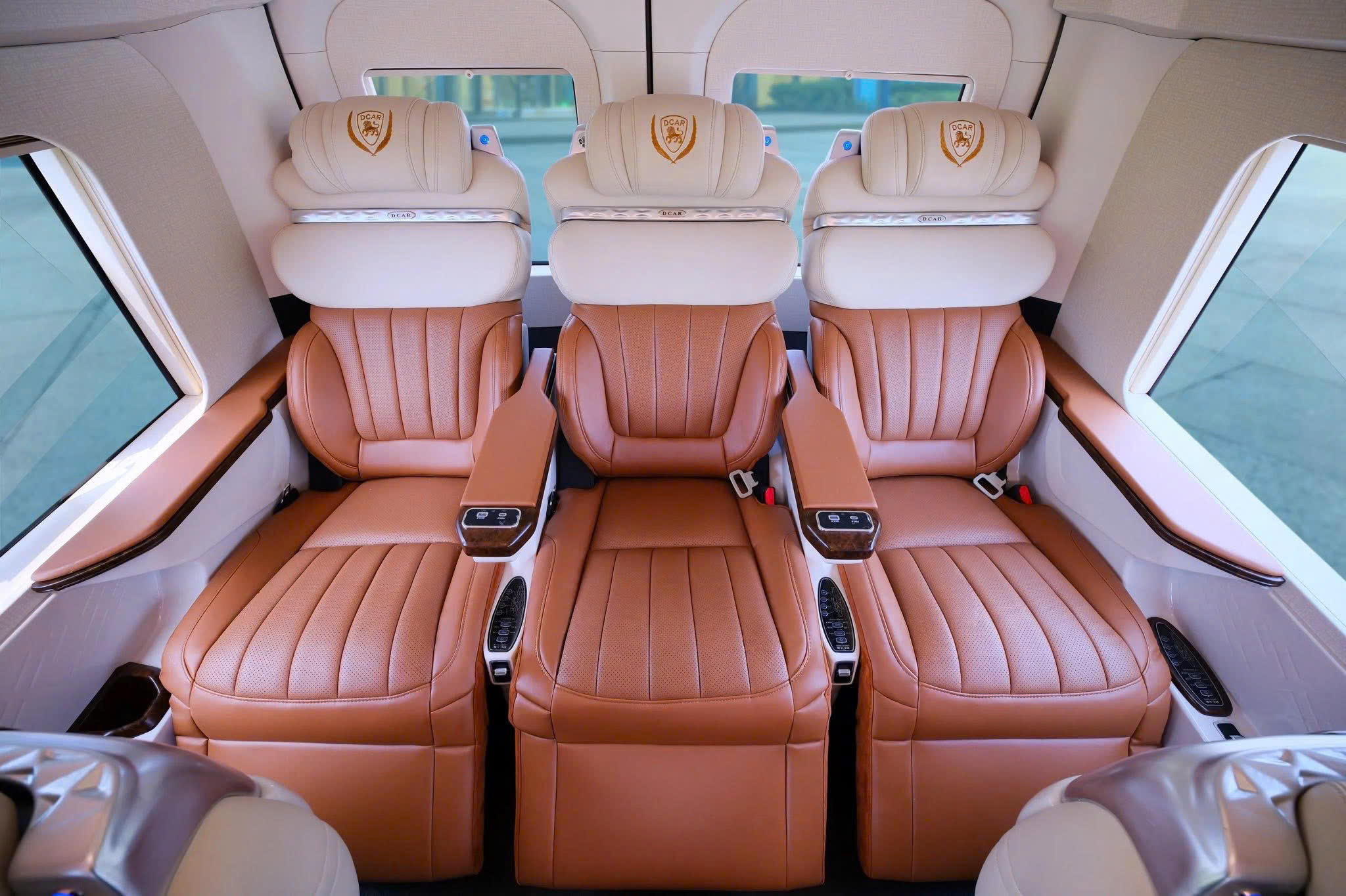 Xe limousine hợp đồng không ghép