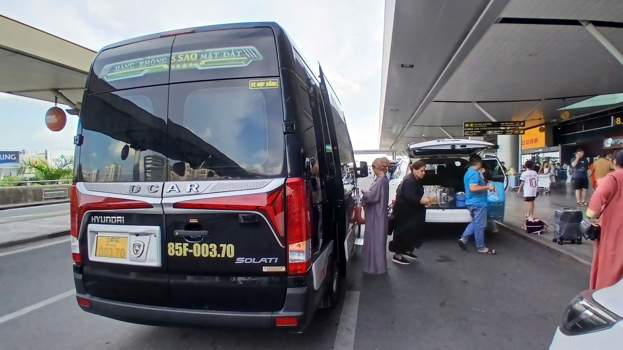 Limousine đưa đón sân bay dịch vụ chuẩn