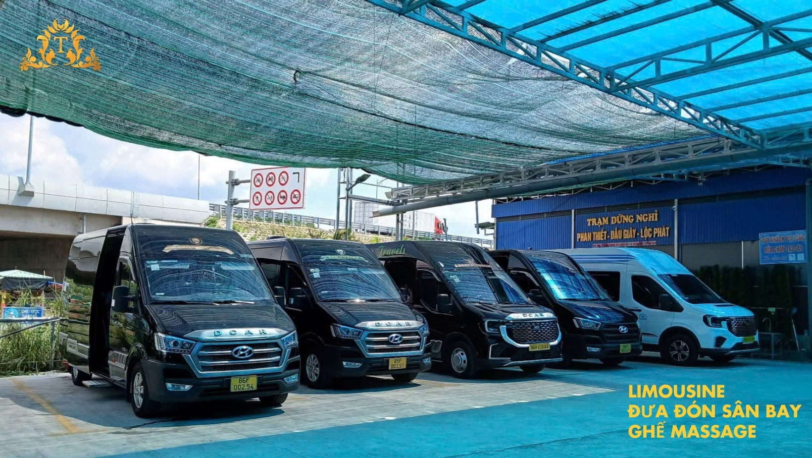 Limousine đưa đón sân bay ghế massage