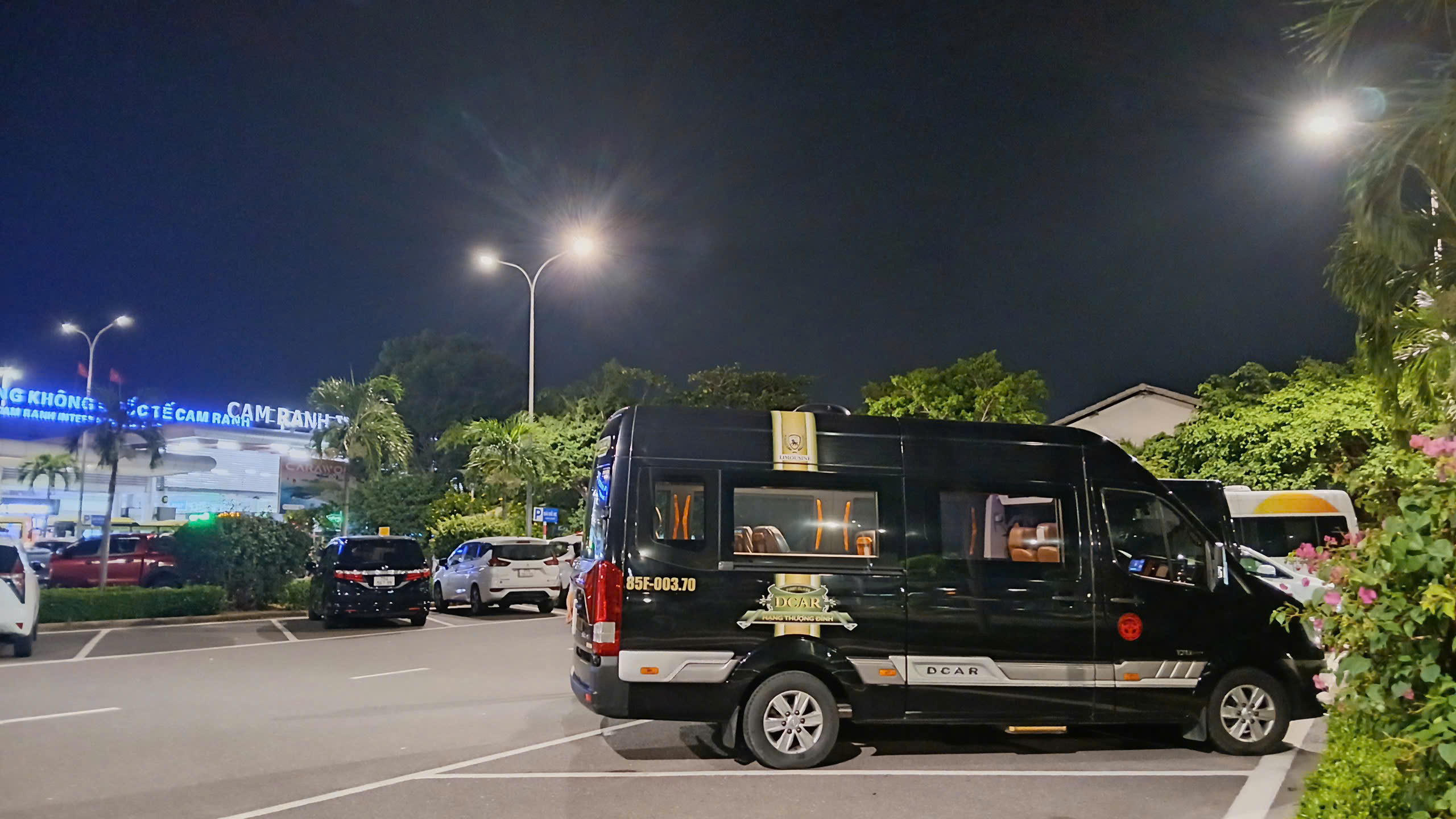 Xe Limousine đưa đón sân bay Cam Ranh