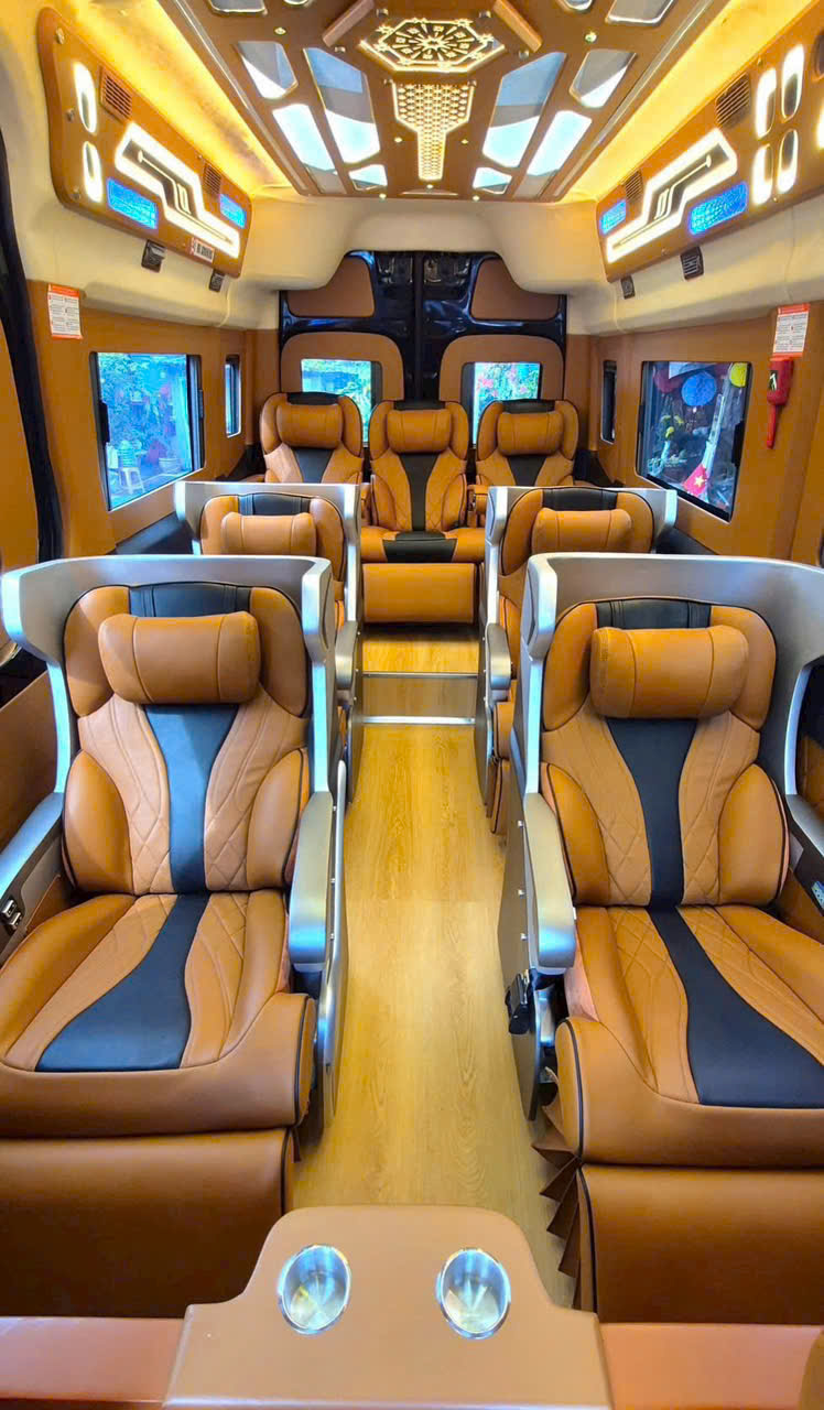 Dịch vụ thuê xe Limousine đi tour trọn gói