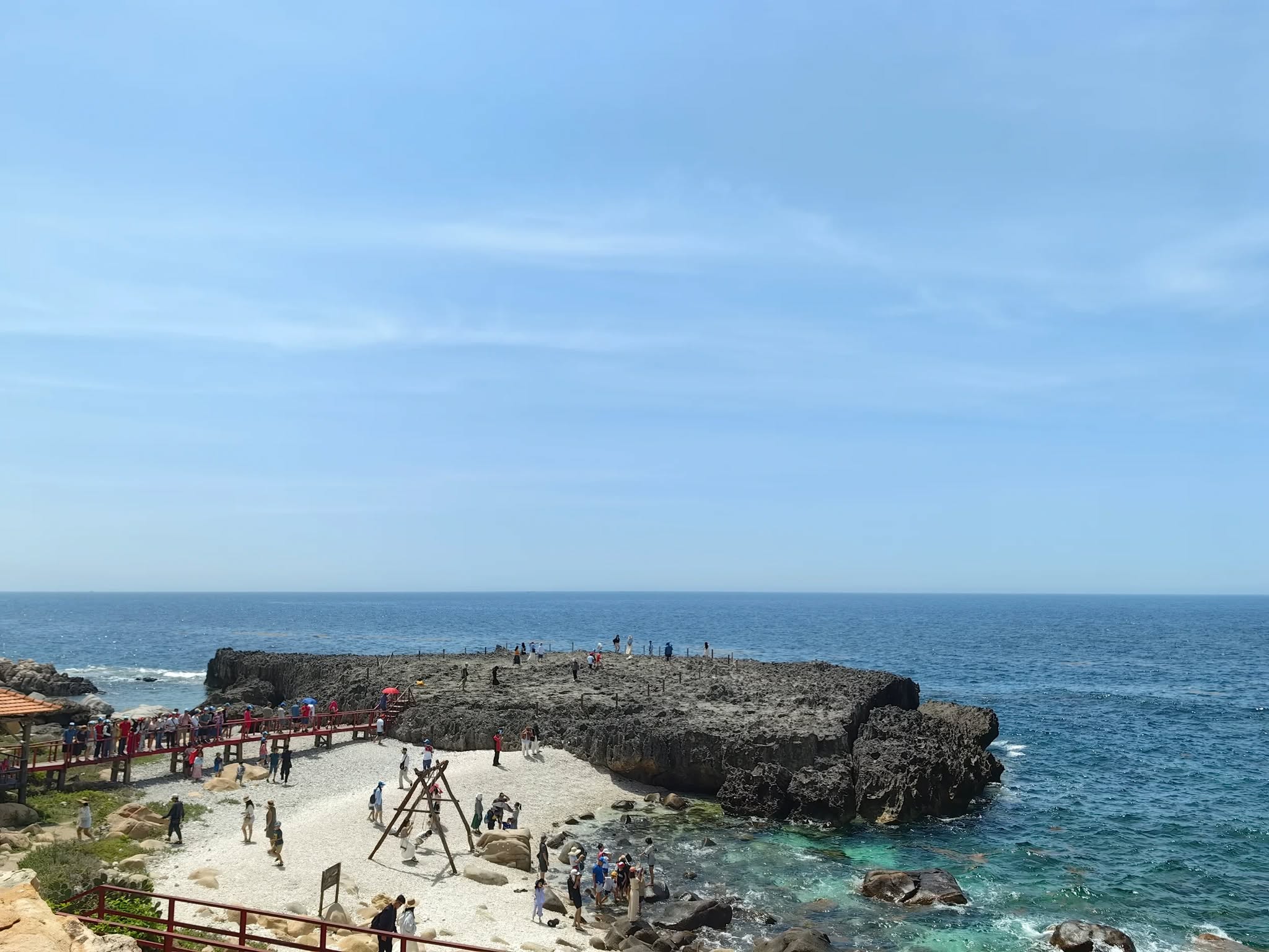 Thuê xe Limousine đi tour Hang Rái