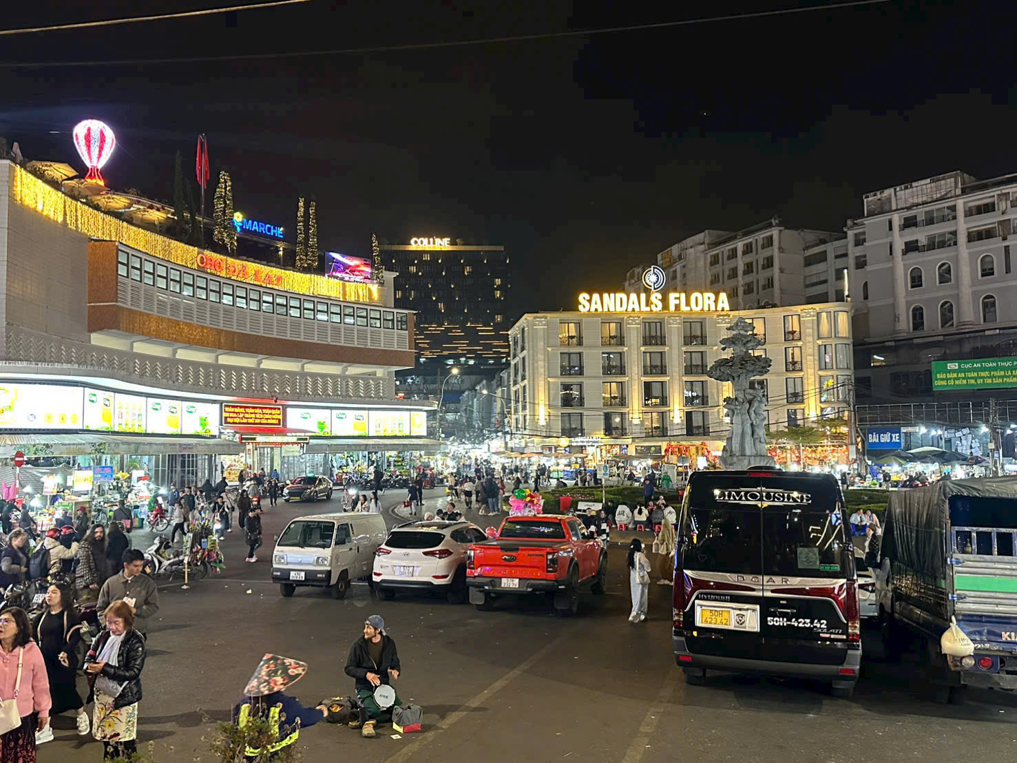 Thuê Xe Limousine Đi Tour Trọn Gói