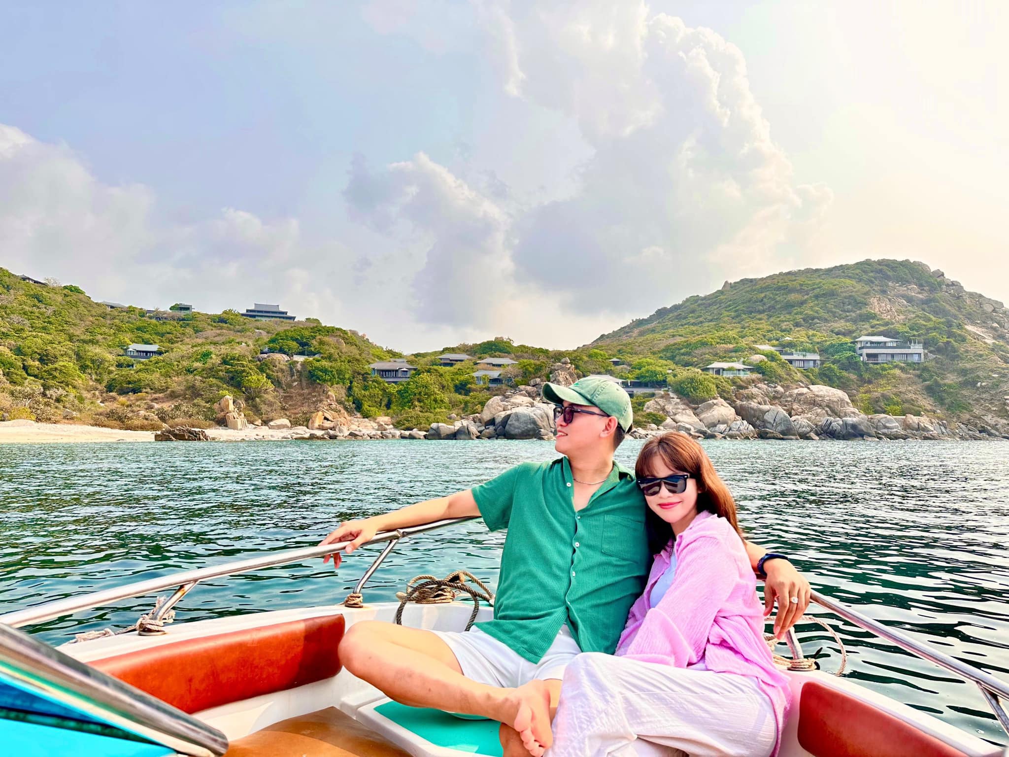 Thuê xe Limousine đi tour Vĩnh Hy - Thuê xe du lịch Vĩnh Hy