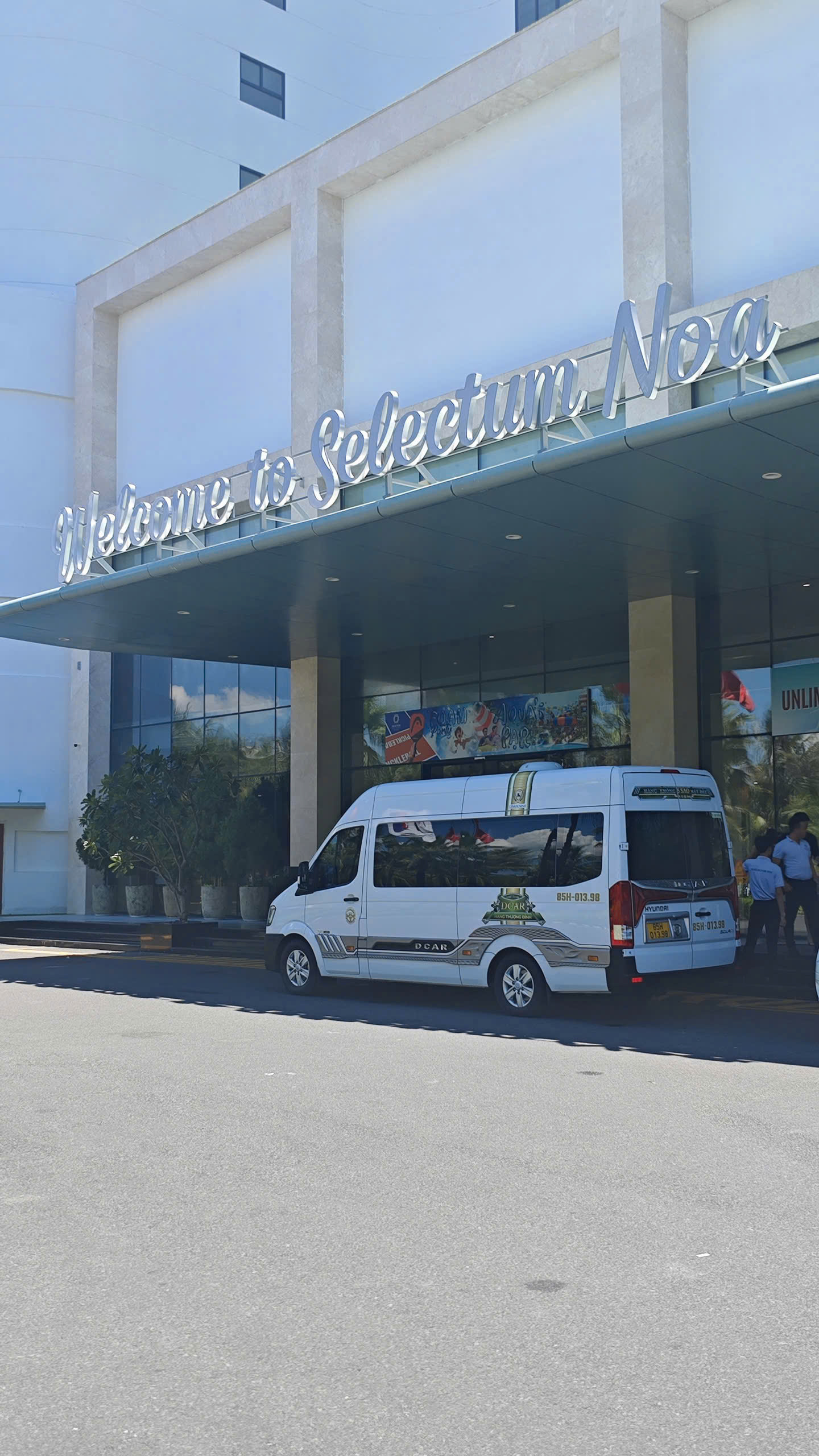 Thuê xe Limousine Sài Gòn đi Nha Trang