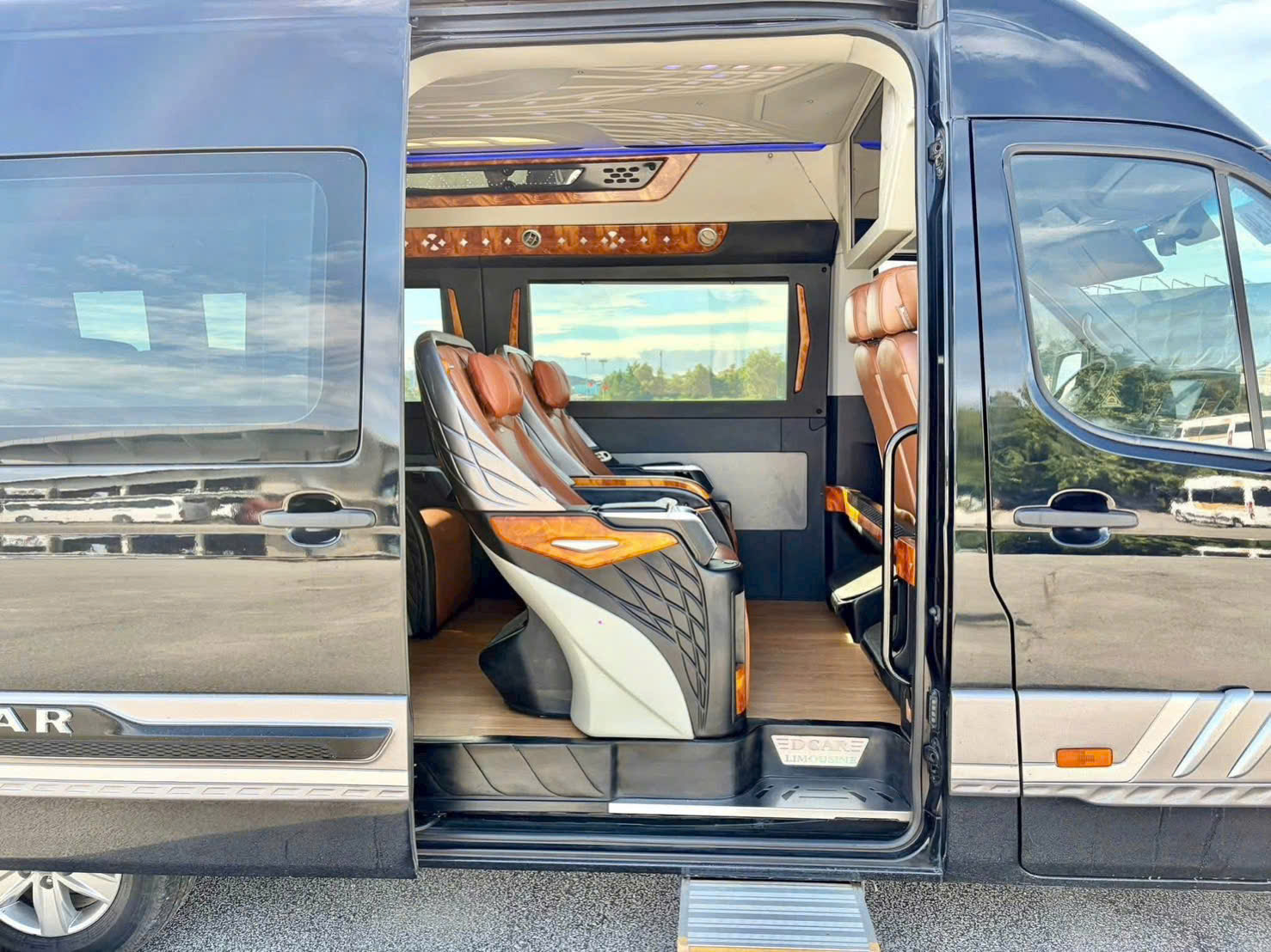 Bảng giá thuê xe Limousine Cam Ranh đi Hồ Chí Minh
