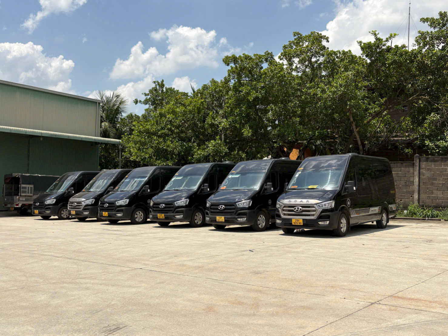 Bảng giá thuê xe Limousine Cam Ranh đi Hồ Chí Minh