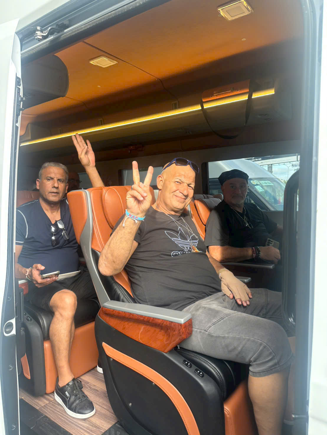 Bảng giá thuê xe Limousine Cam Ranh đi Sài Gòn