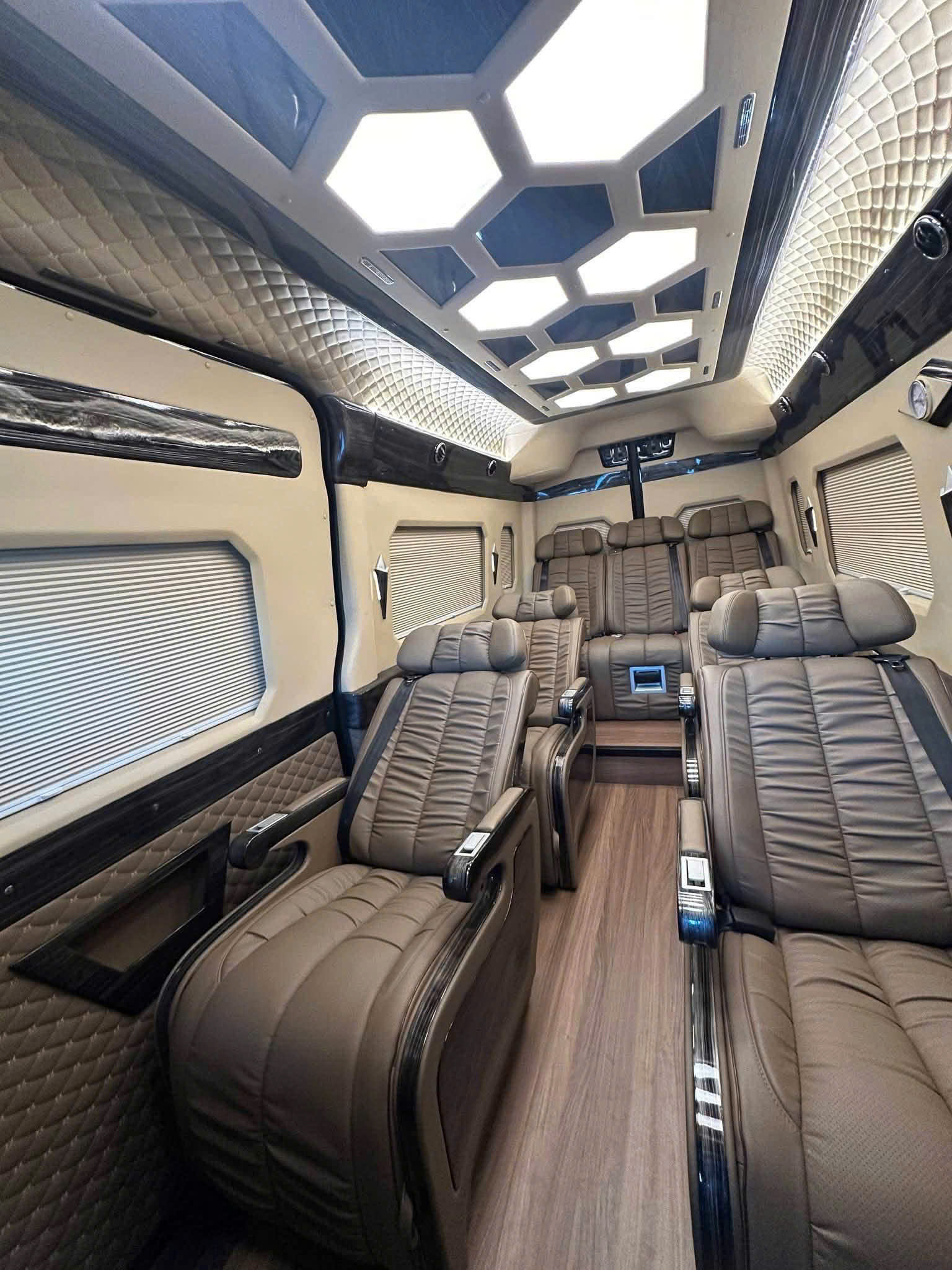 Bảng giá thuê xe Limousine Phan Rang – TP.HCM