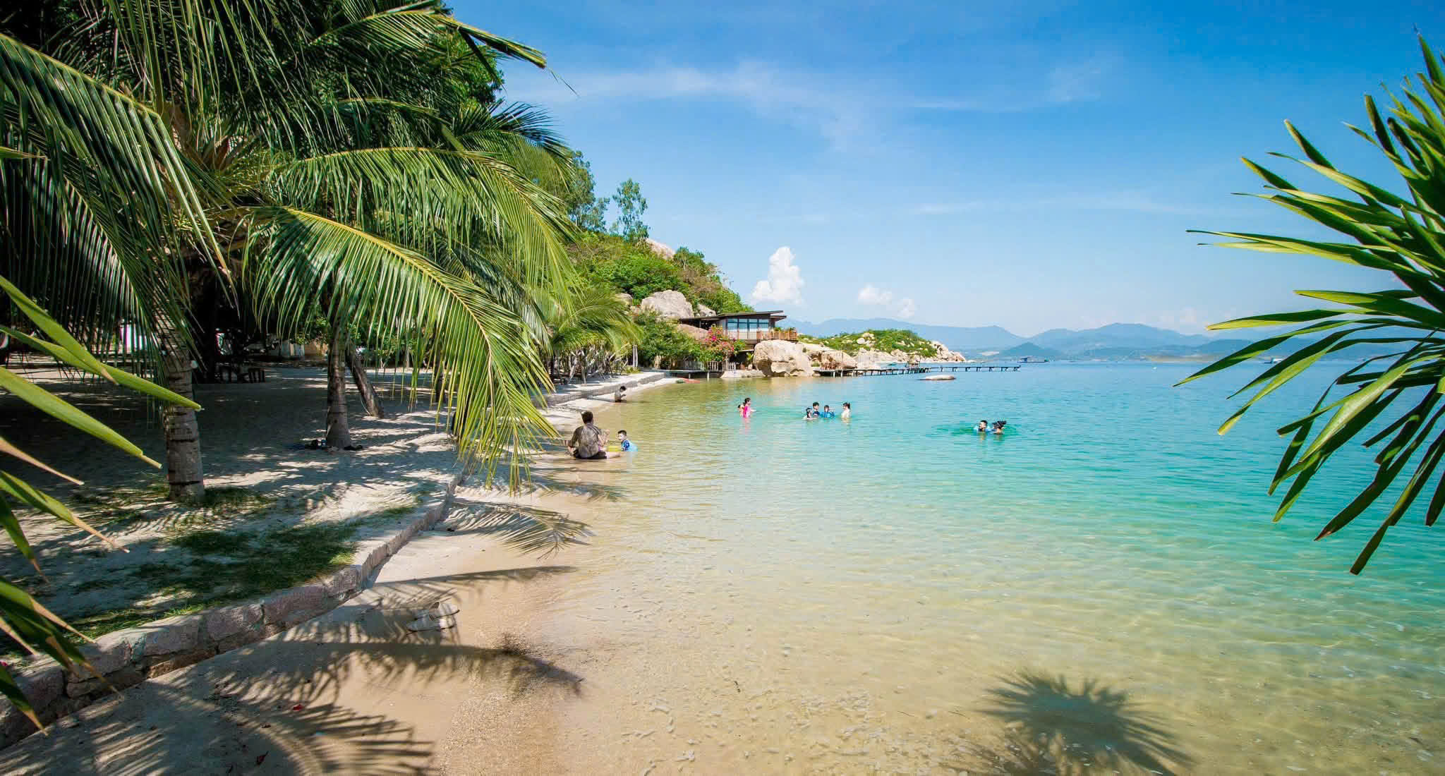Các bãi biển đẹp tại Cam Ranh