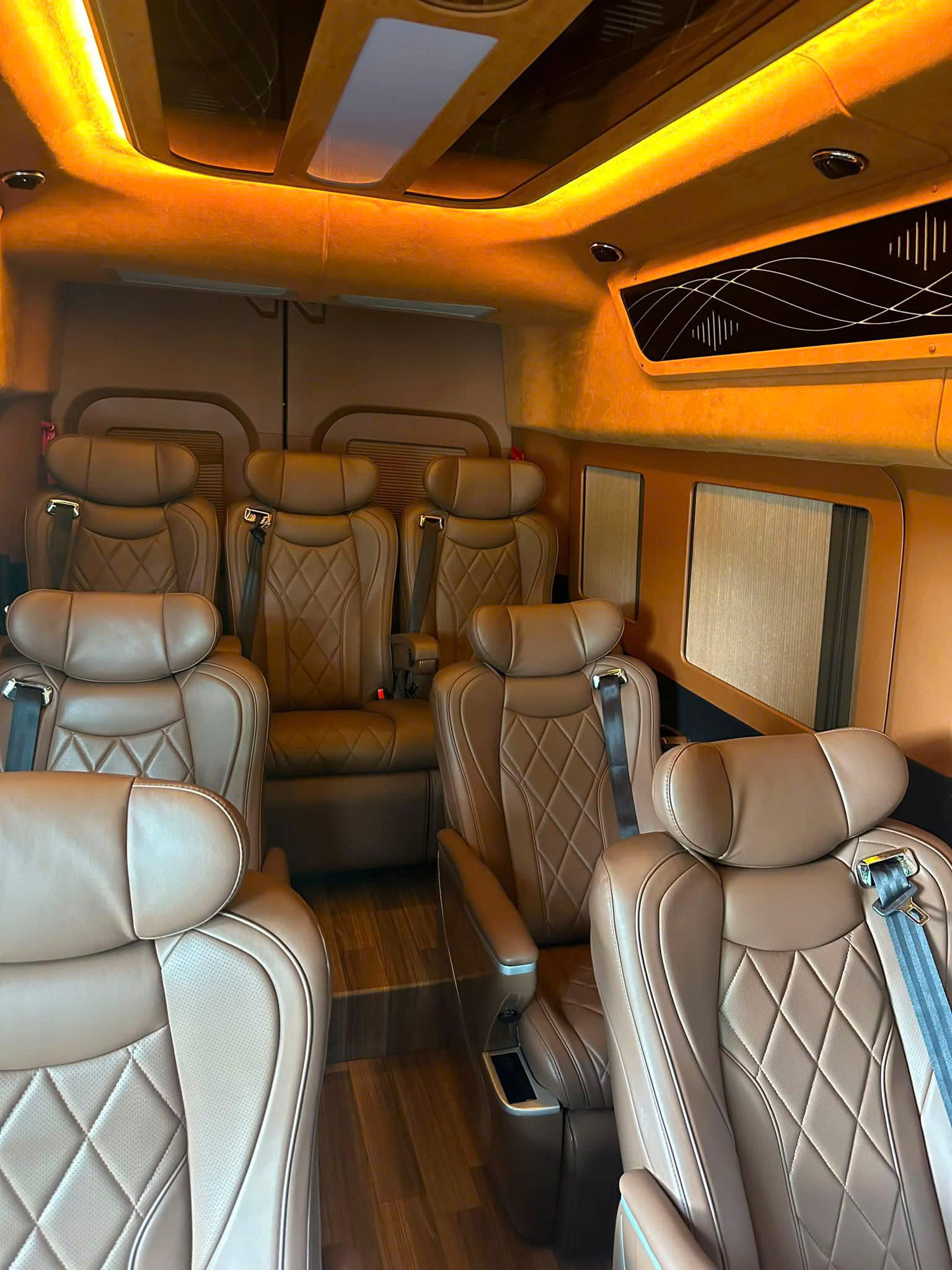 Chi phí thuê xe Limousine đi Cam Ranh