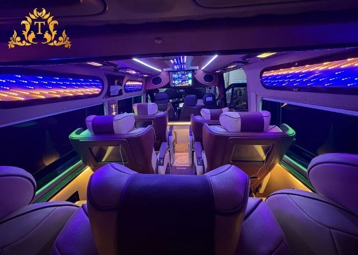 Ưu điểm khi thao tác đặt thuê xe limousine đi Vĩnh Hy nhanh chóng