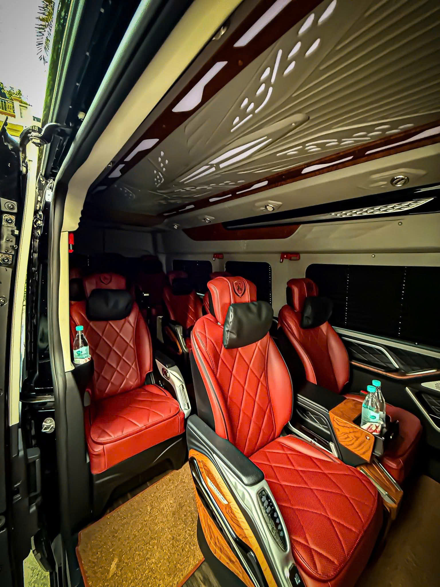 Đặt thuê xe limousine Vĩnh Hy - Sài Gòn đơn giản