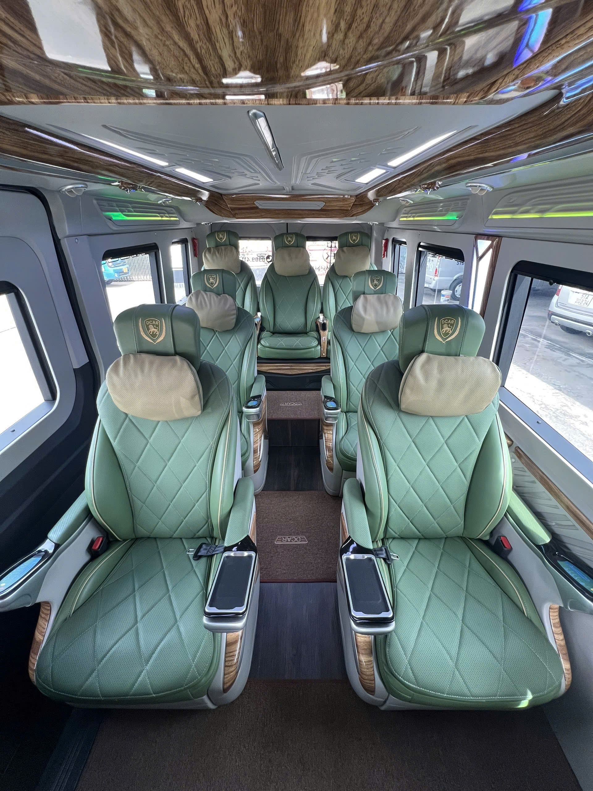 Đặt thuê xe Limousine Vĩnh Hy - Sài Gòn tiện lợi
