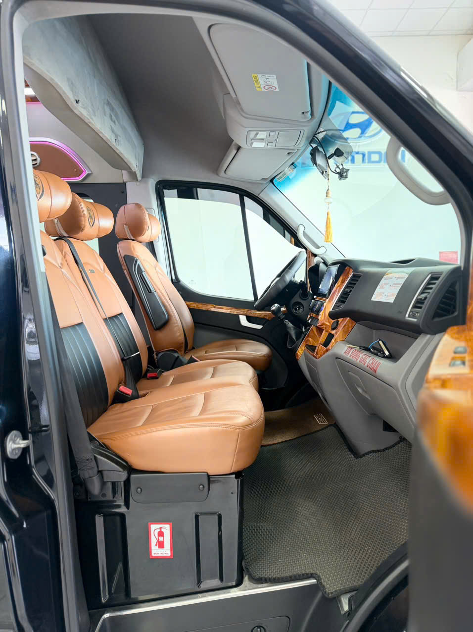Dịch vụ cho thuê xe Limousine Đà Lạt Sài Gòn 24/7