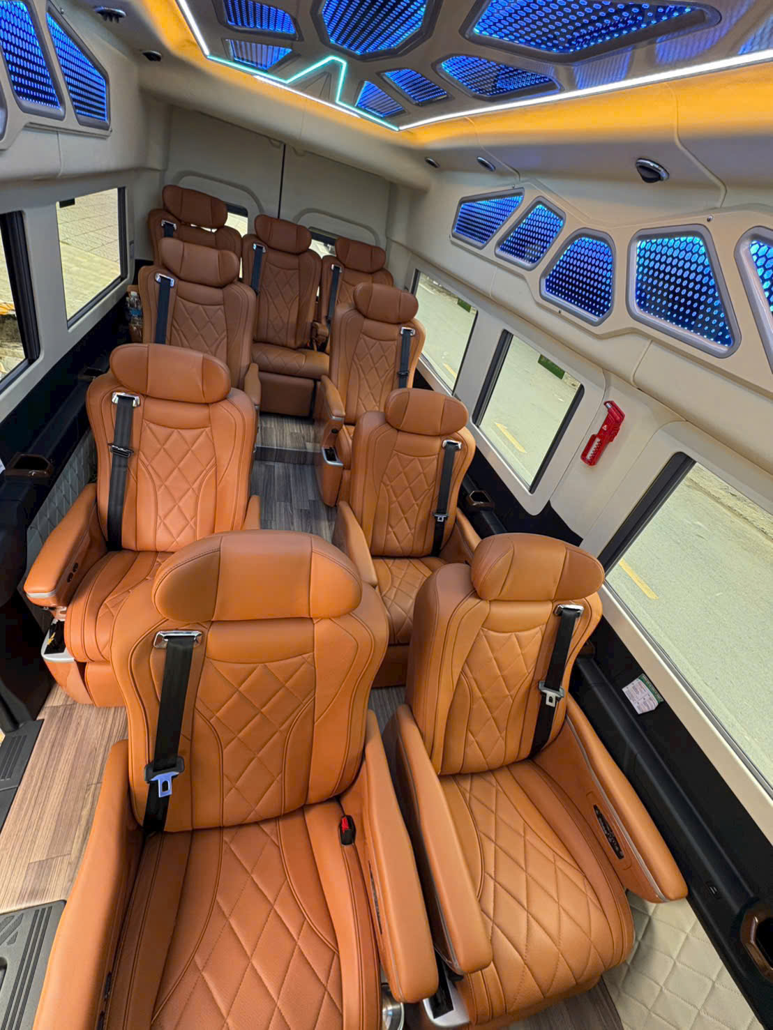 Dịch vụ cho thuê xe Limousine Sài Gòn đi Vĩnh Hy