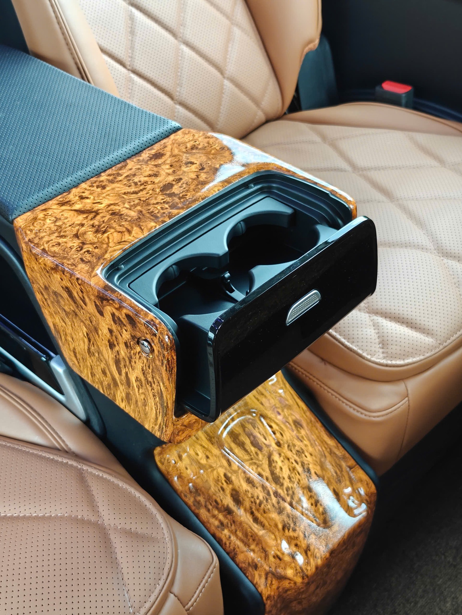 Dịch vụ thuê xe limousine báo giá minh bạch, nhanh chóng