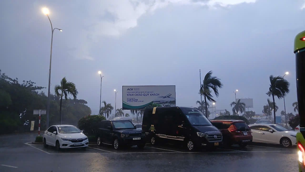 Dịch vụ xe Limousine Sài Gòn đi Cam Ranh