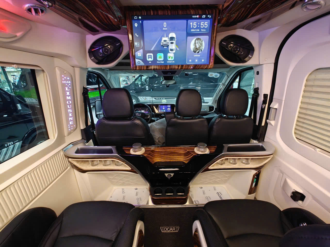Dịch vụ xe Limousine TPHCM đi Cam Ranh