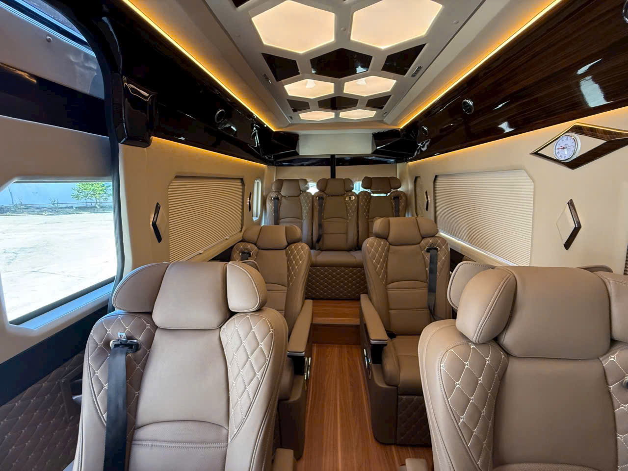 Dịch vụ xe Limousine TPHCM đi Cam Ranh