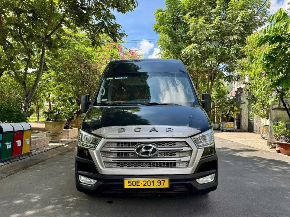 Giá thuê Limousine 12 chỗ Phan Rang đi Sài Gòn