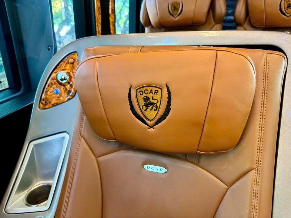 Giá thuê Limousine 9 chỗ Đà Lạt đi Sài Gòn