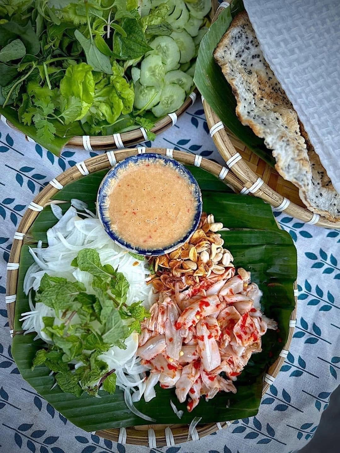 Gỏi cá mai Vĩnh Hy