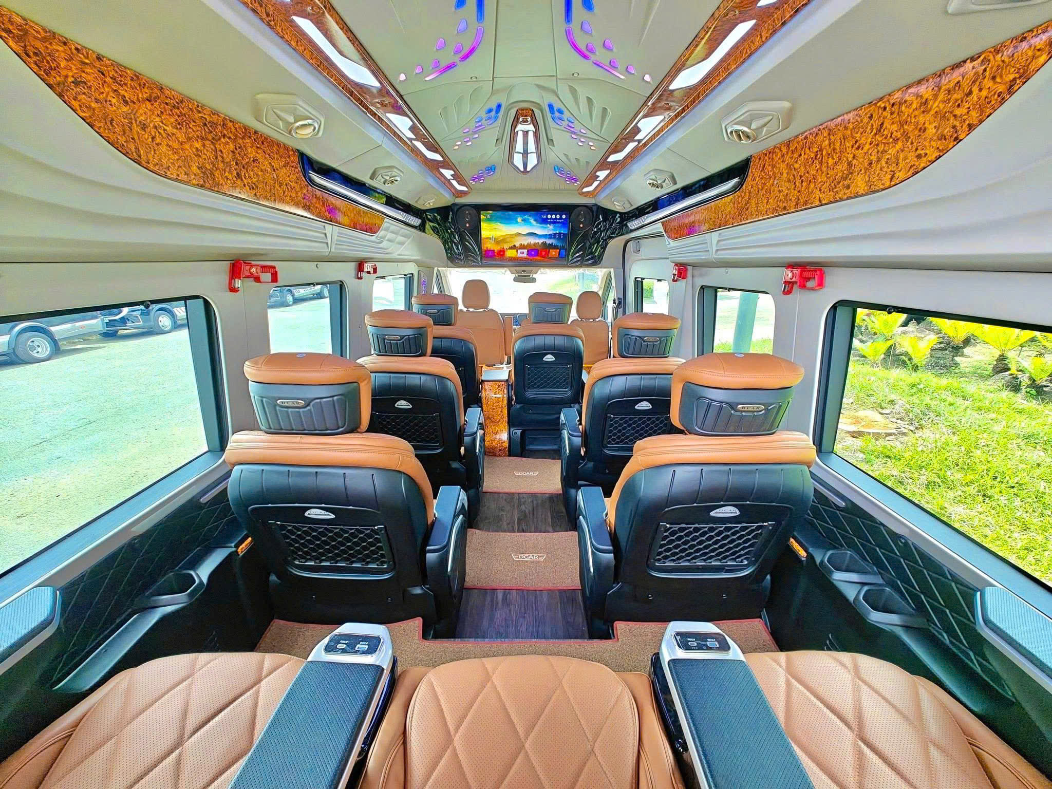 Kinh nghiệm thuê xe Limousine đường dài an toàn