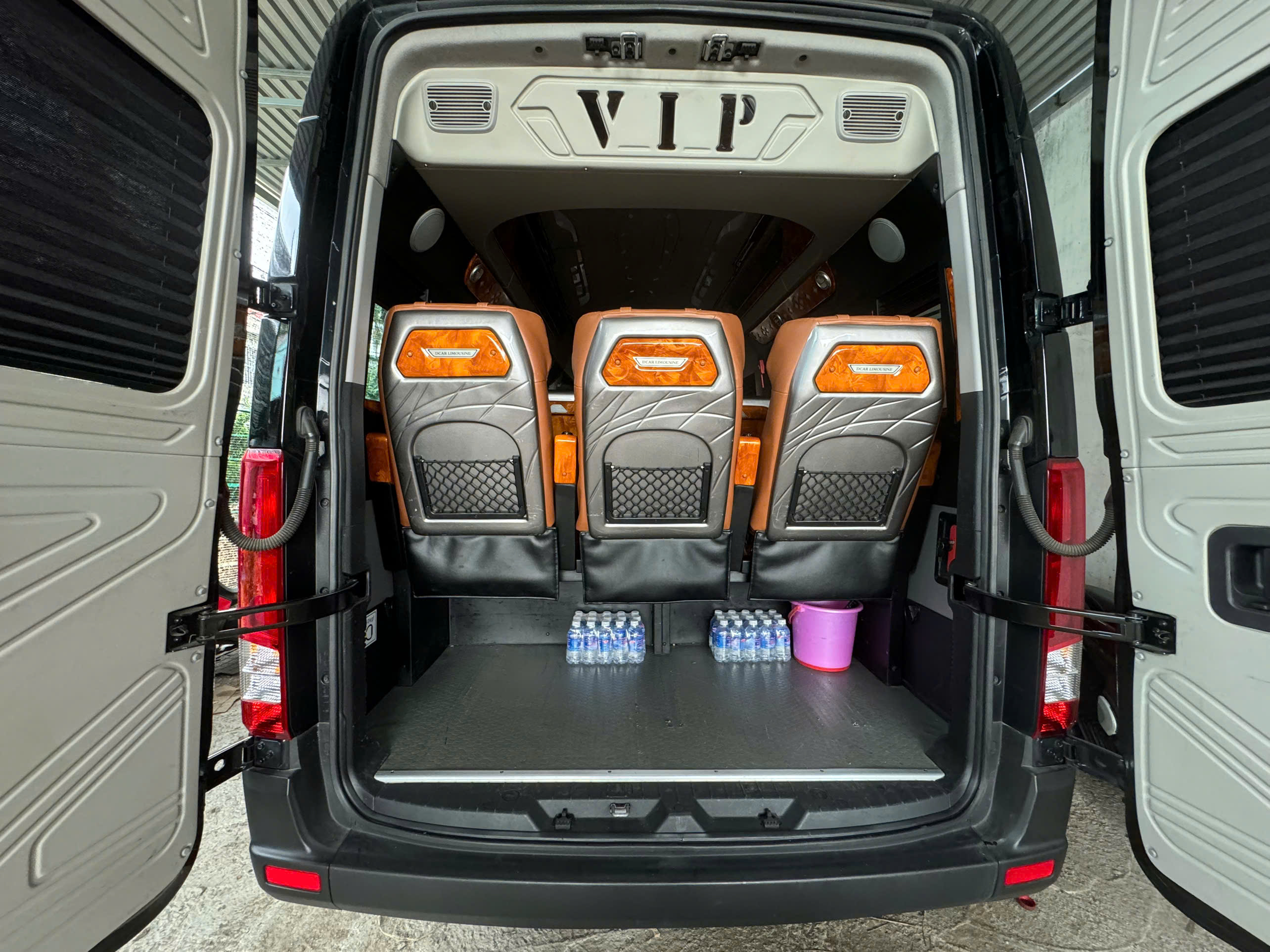 Kinh nghiệm thuê xe Limousine đường dài an toàn