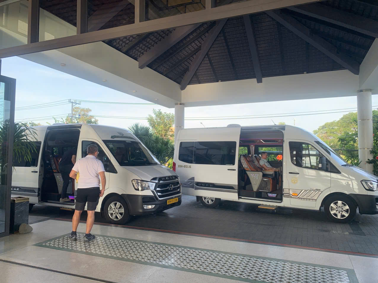 Lịch trình thuê xe limousine Cam Ranh về Hồ Chí Minh