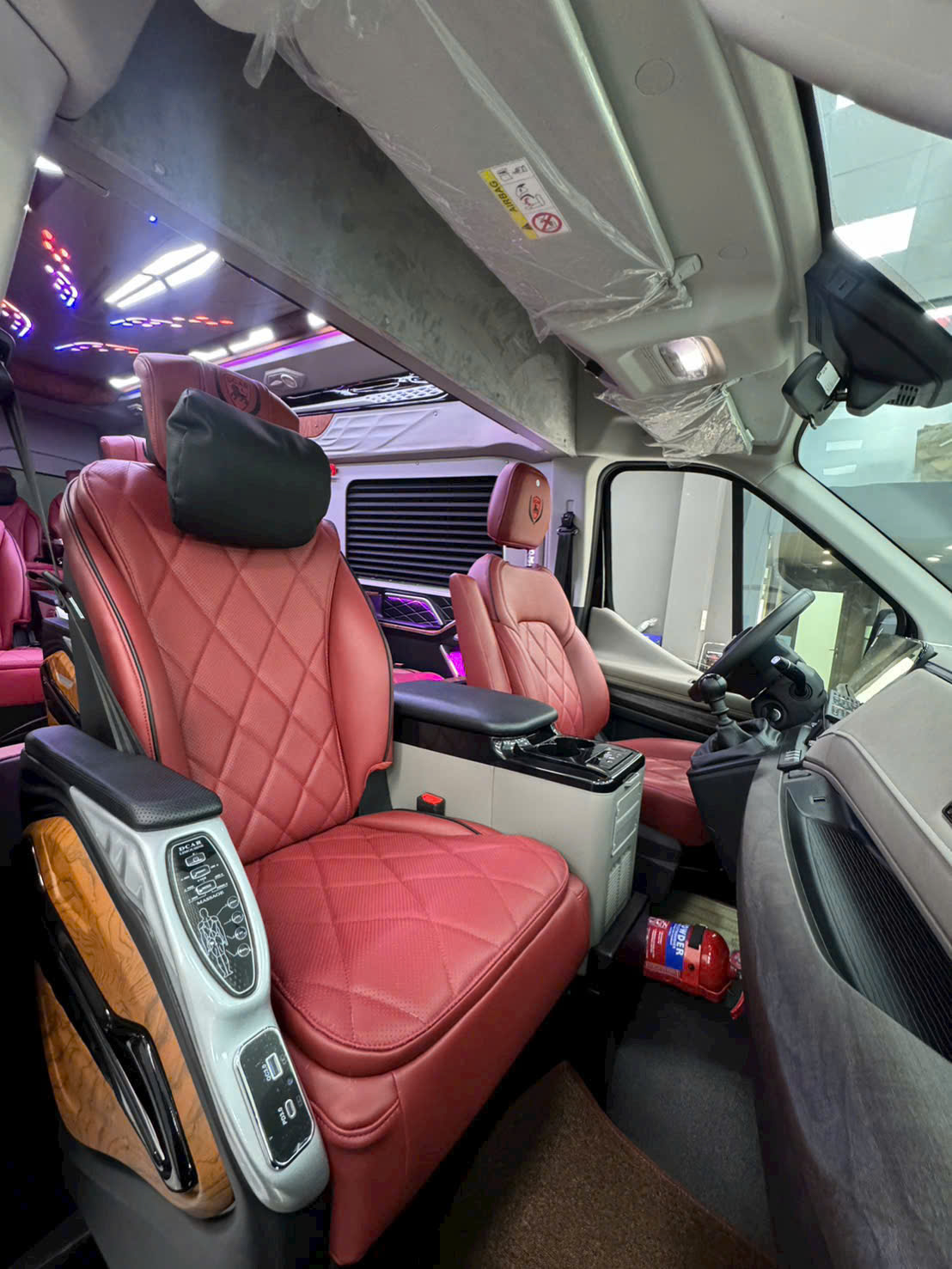 Lịch trình thuê xe limousine Cam Ranh về Hồ Chí Minh