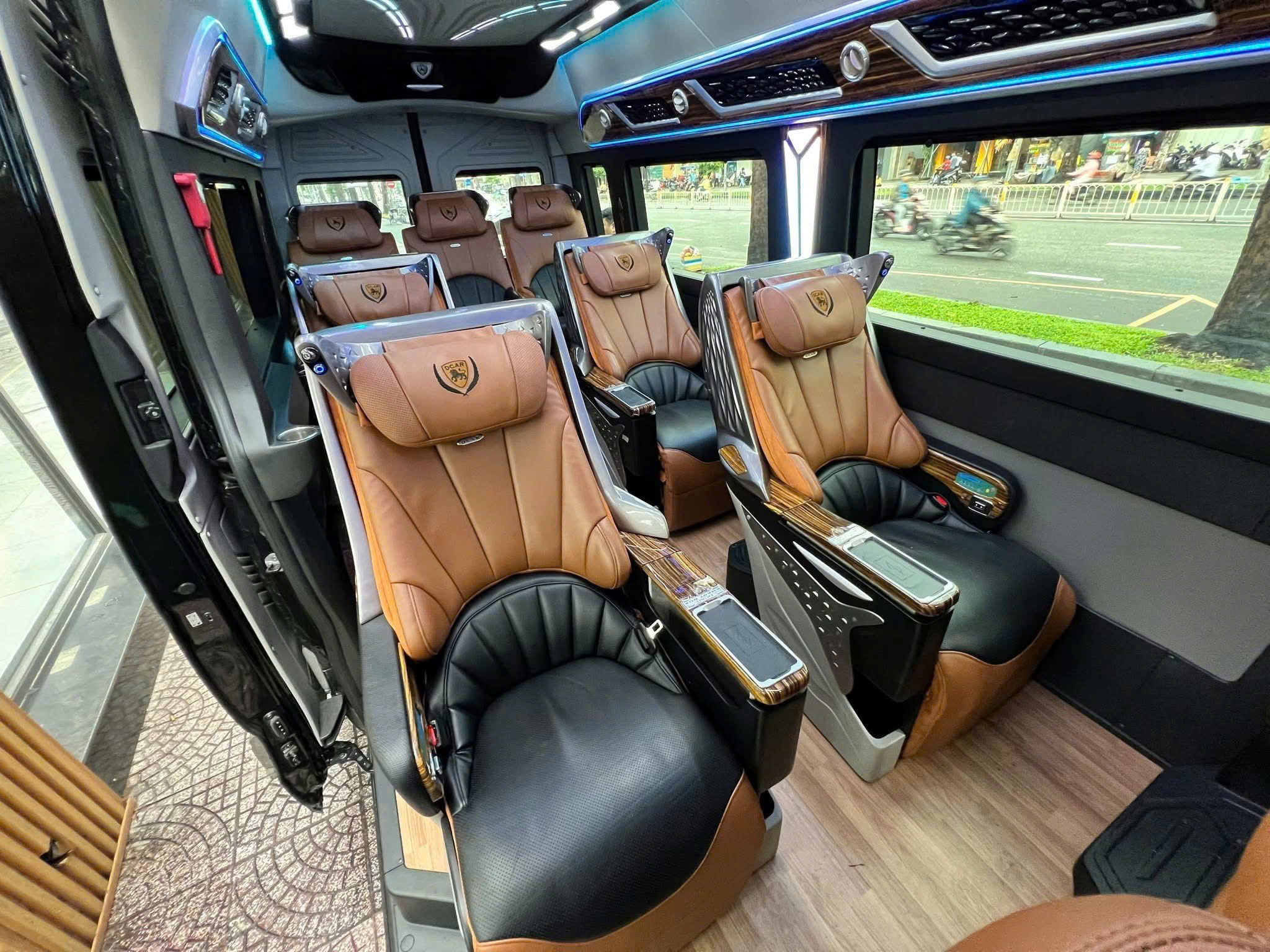 Thuê limousine Ninh Thuận Sài Gòn chuyên tuyến