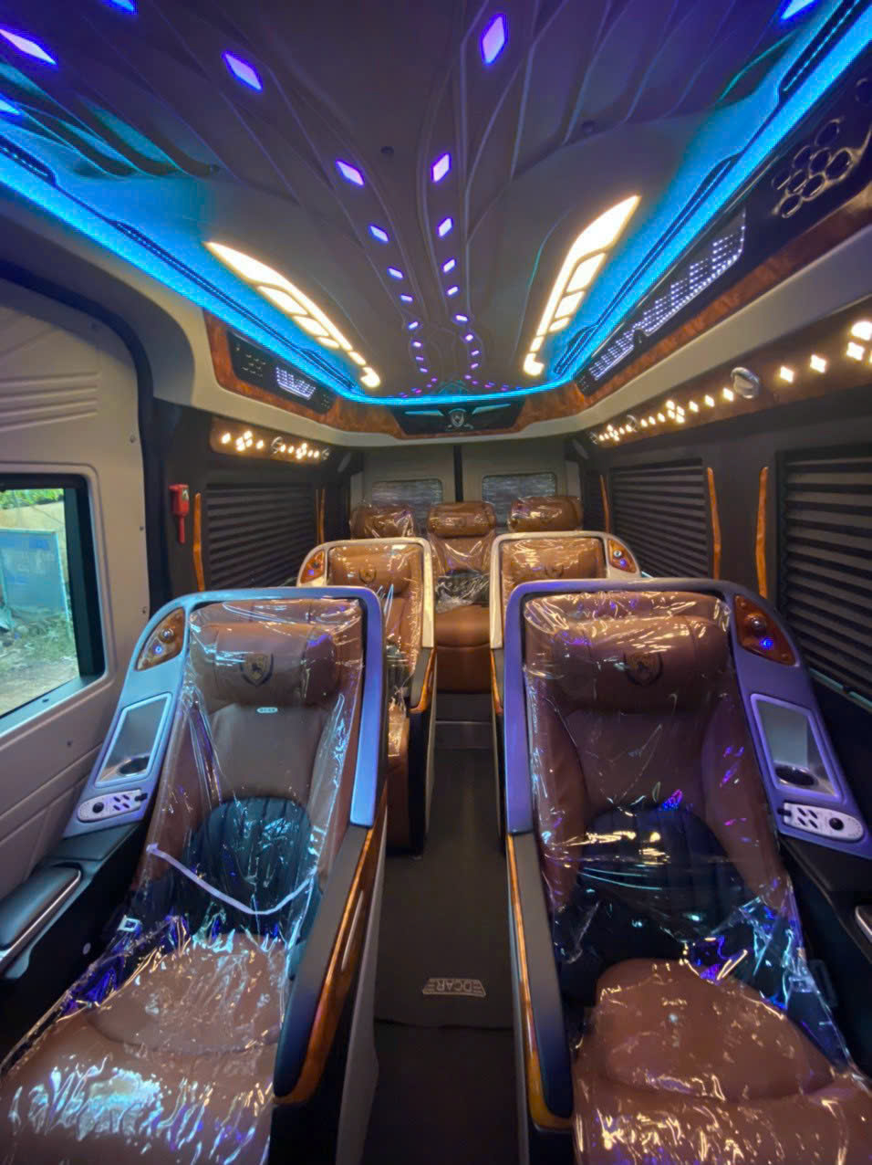 Thuê limousine Ninh Thuận Sài Gòn đi họp