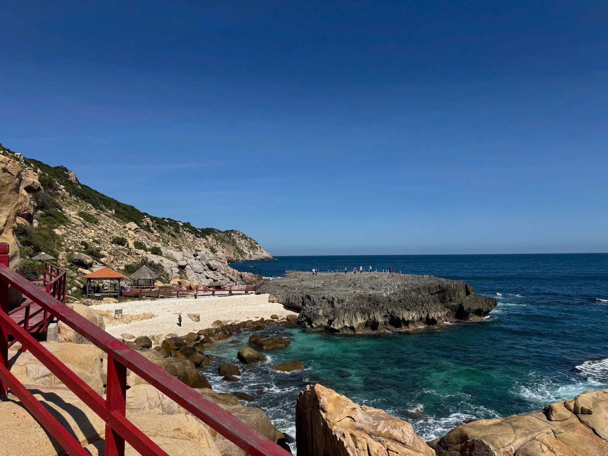 Thuê Limousine Sài Gòn – Vĩnh Hy tiện nghi hiện đại