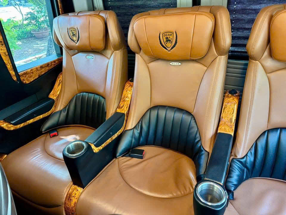 Thuê xe 12 chỗ Limousine HCM đi Cam Ranh uy tín