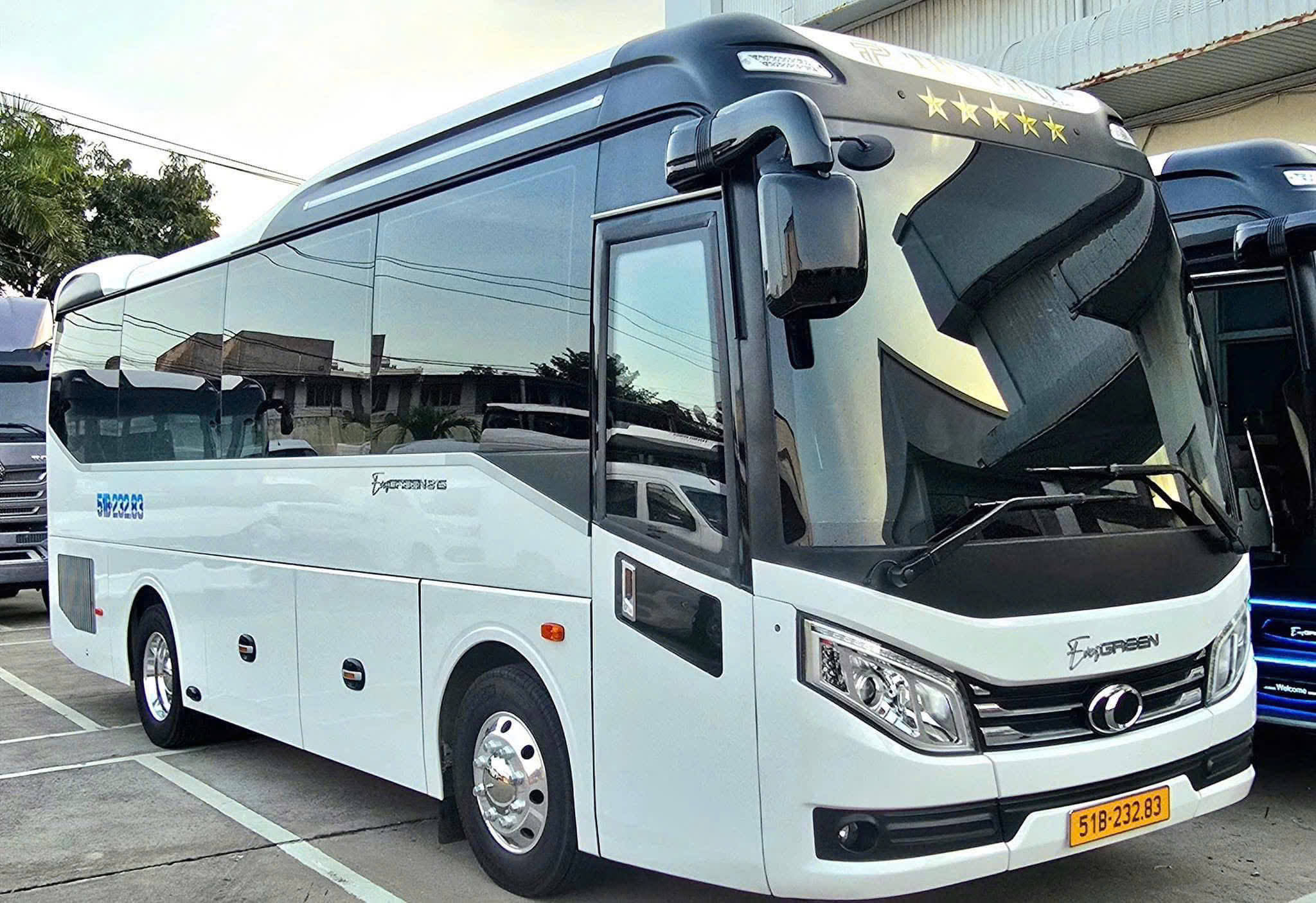 Thuê xe 29 chỗ Sài Gòn – Vĩnh Hy giá tốt