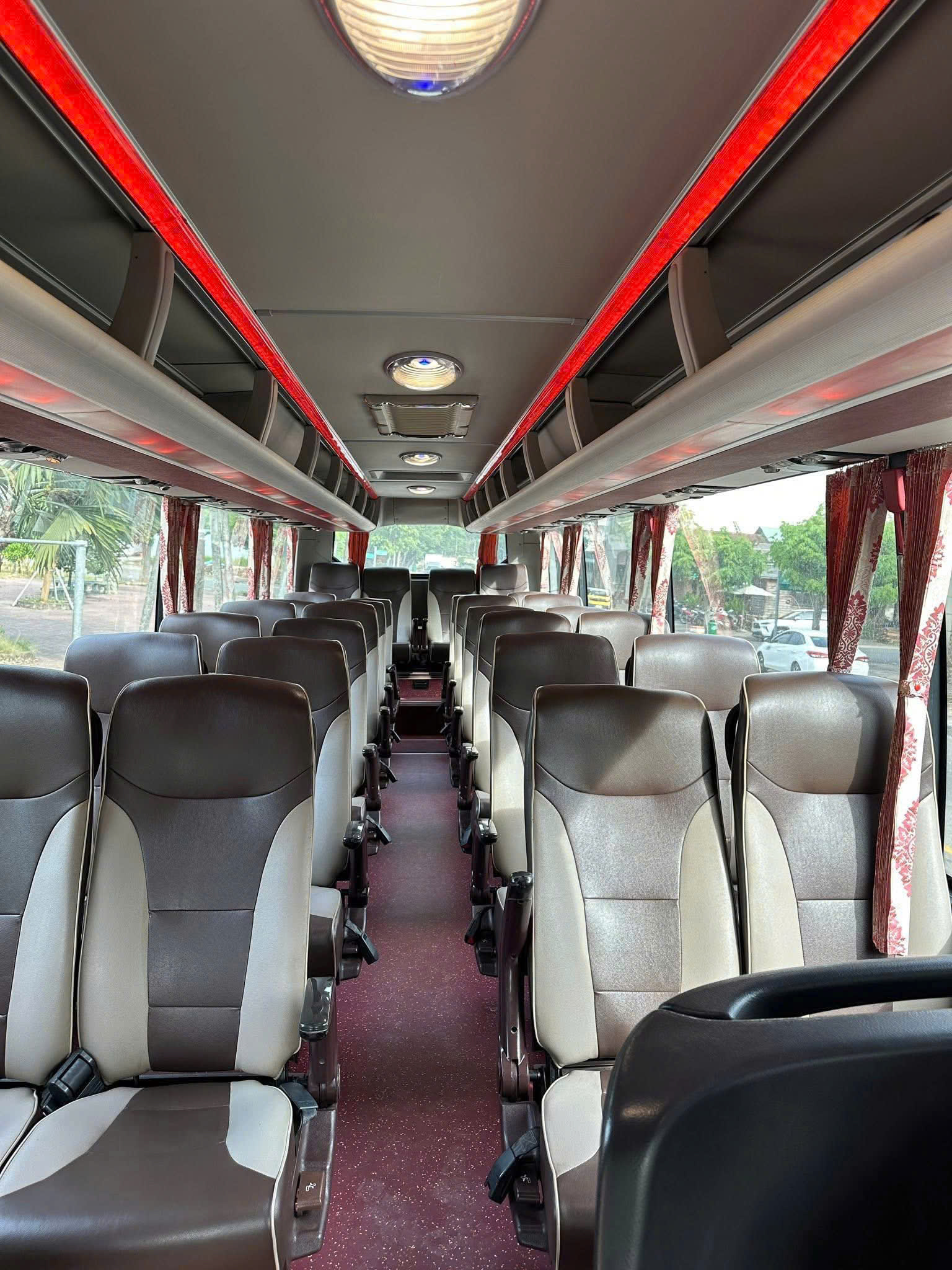 Thuê xe 29 chỗ đi Sài Gòn từ Phan Rang