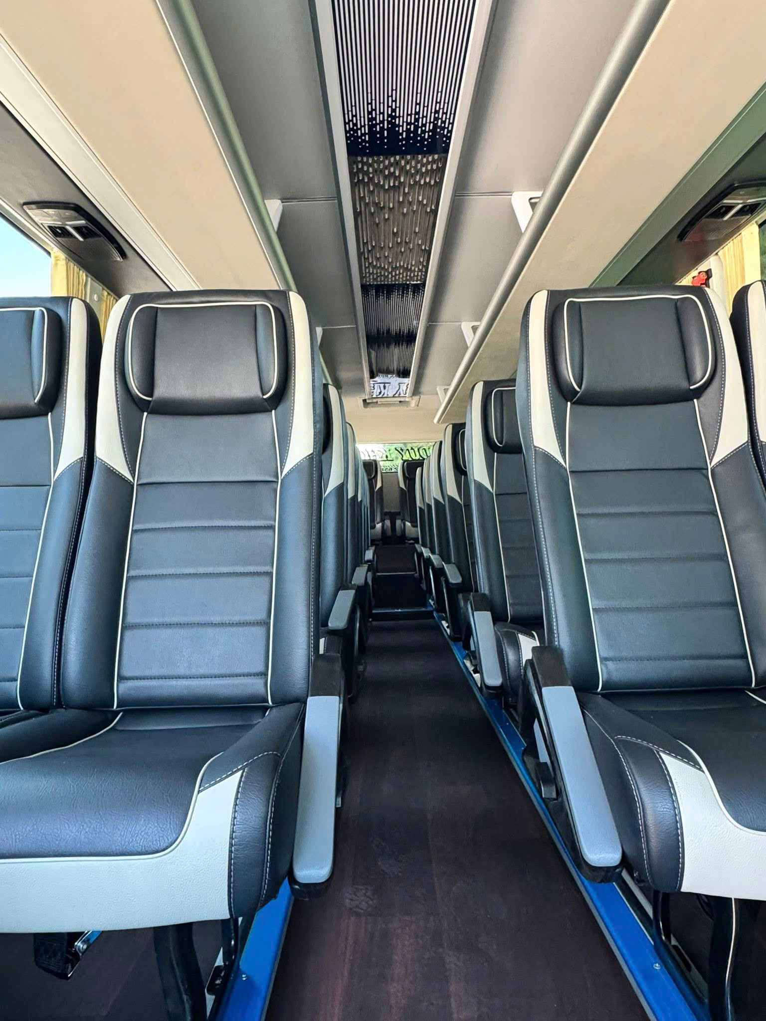 Thuê xe 29 chỗ Phan Rang đi Sài Gòn